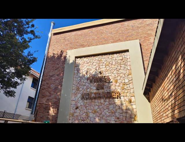 1 BEDROOM PROPERTY TO RENT IN DIE BULT